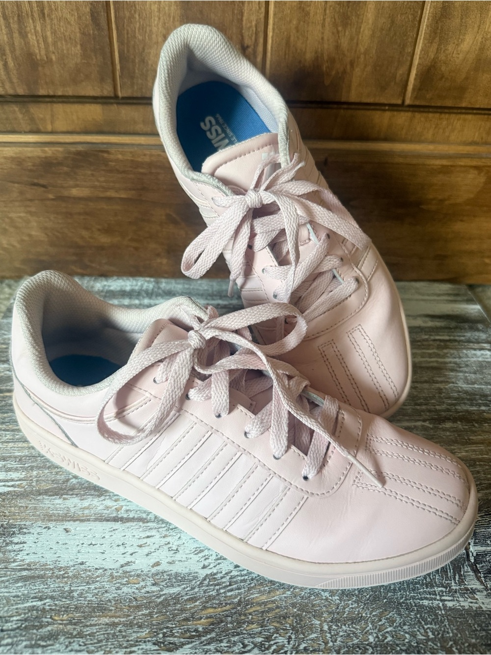 K SWISS COURT PINK TENNIS SHOES